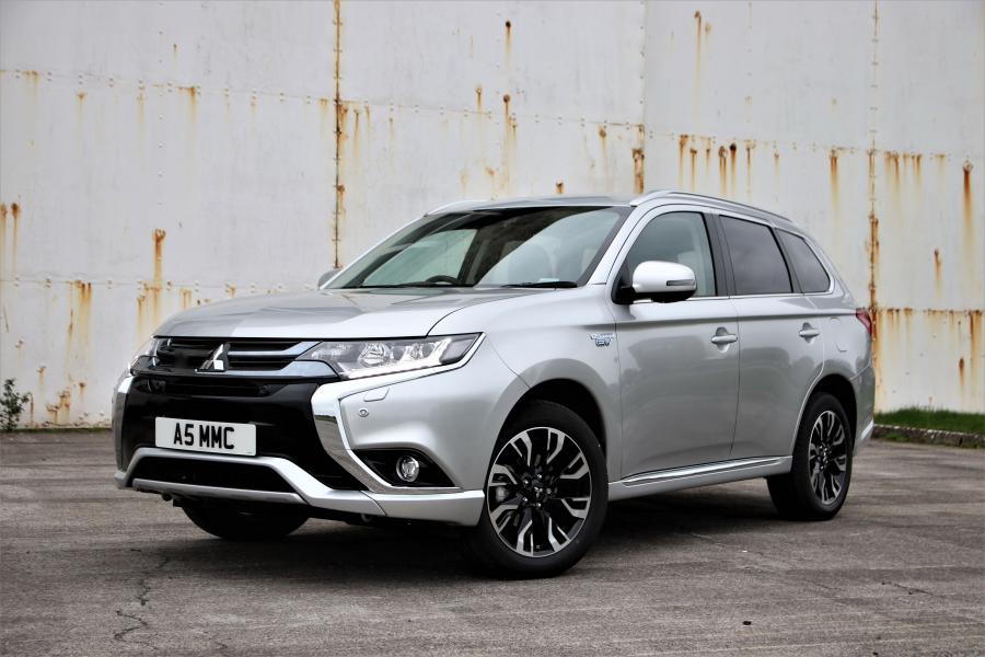 Mitsubishi Outlander PHEV (UK) '2015
